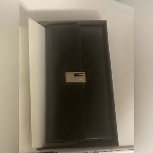 Gucci Vintage Black Wallet with Silver Clasp